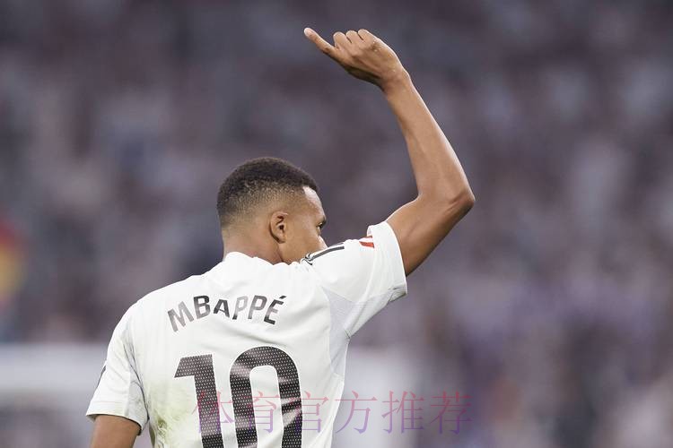 西甲-皇马2-0九人塞维利亚 姆巴佩造红牌+贴地斩 西甲-皇马2-0九人塞维利亚 姆巴佩造红牌+贴地斩